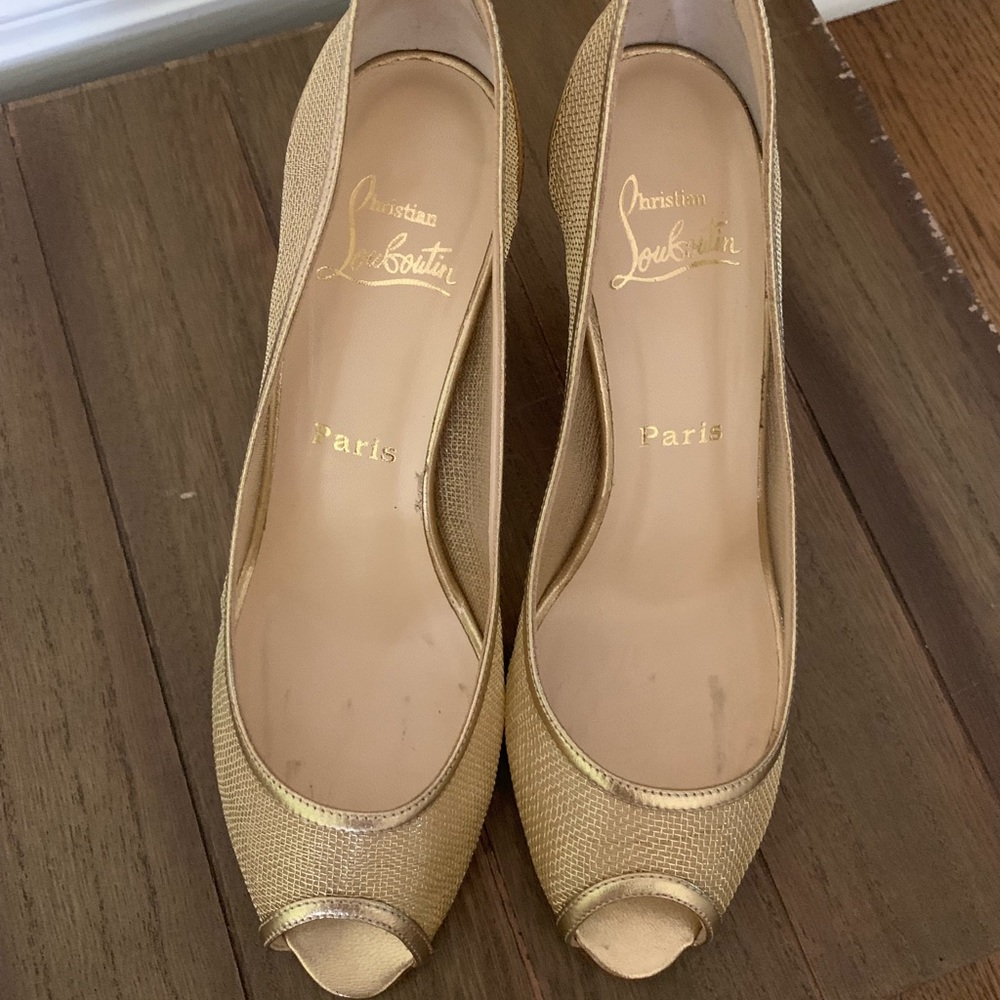 Christian Louboutin gold peep toe heel